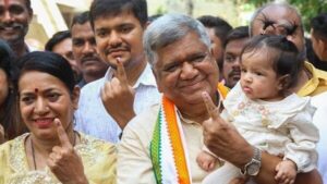 Former Karnataka Chief Minister Jagadish Shettar returns to BJP, causing another surprise for Congress.