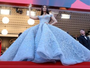 Aishwarya Rai looks lovely as she prepares in a dressing robe for the Cannes Film Festival. See pictures (4)